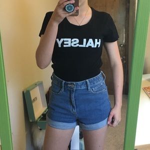 Black Halsey Tshirt